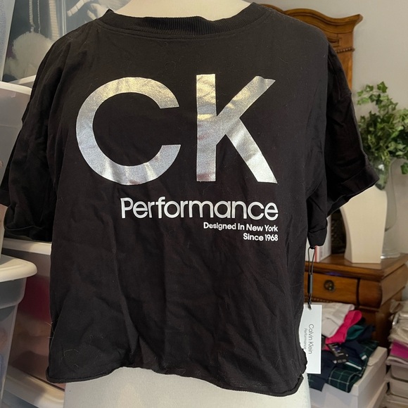 CK Cropped Tshirt - Picture 1 of 5